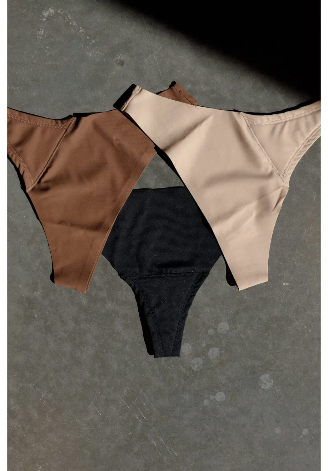 Cameltoe Coverage Thong Black