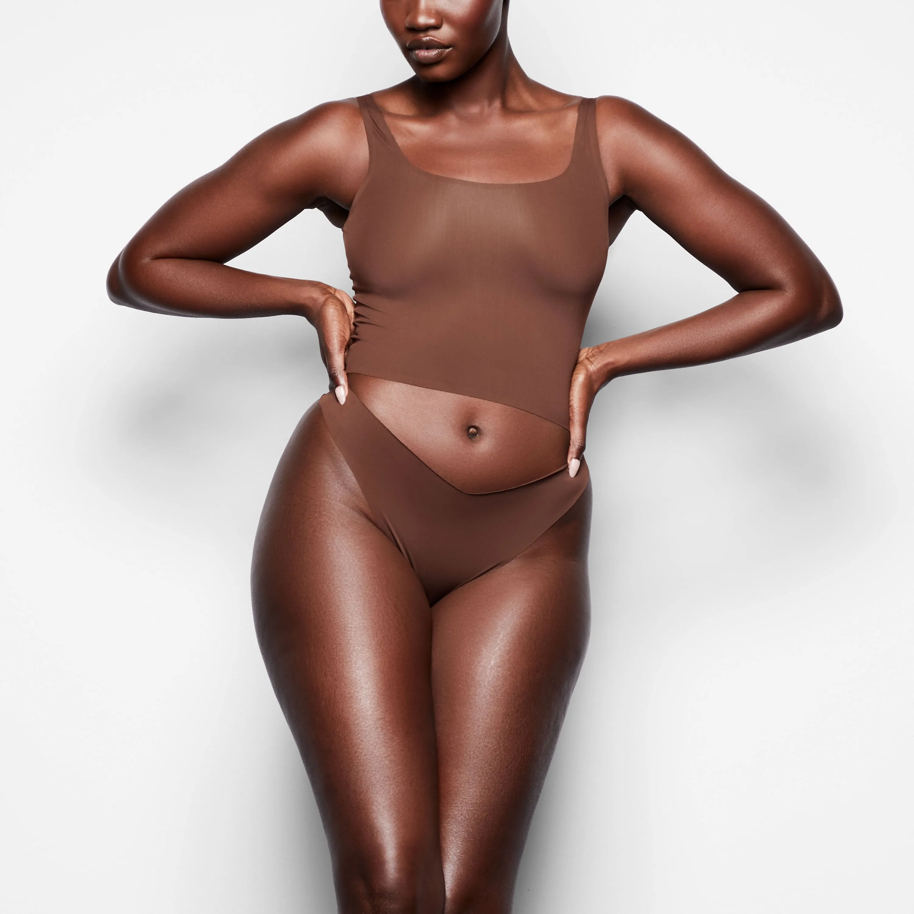 SMOOTH ESSENTIALS DIPPED THONG | COCOA