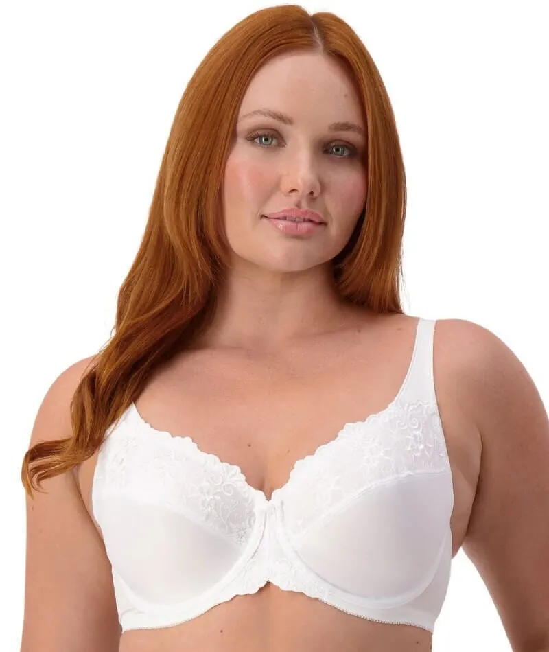 Triumph Embroidered Minimizer Bra - White
